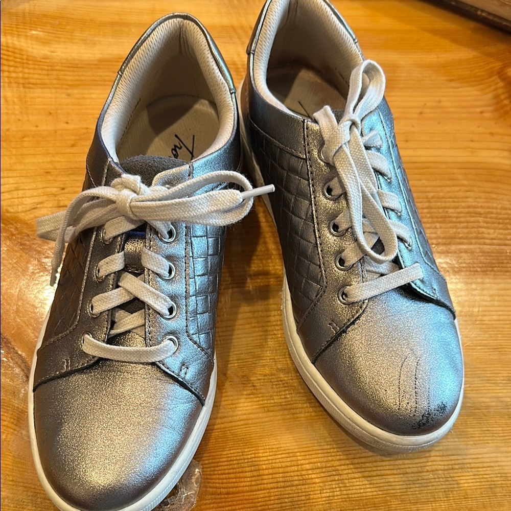 Stylish Grey Metallic Women's Sneakers size 7.5.